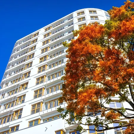 Tower 65 In Einem Ruhigen Stadtviertel By Interhome